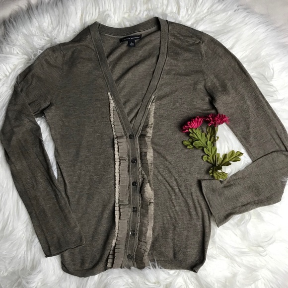 EUC Banana Republic Pima Cotton Ruffle Cardigan - Picture 4 of 8